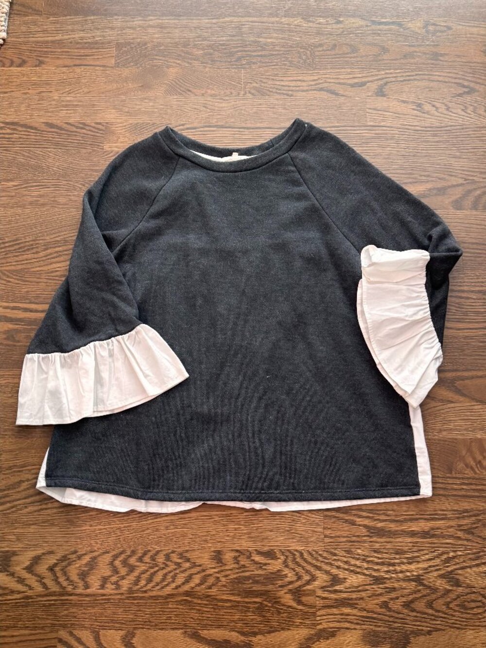 PLEIONE Nordstrom Twofer ruffle cuff Sweatshirt Sweater size Large women's